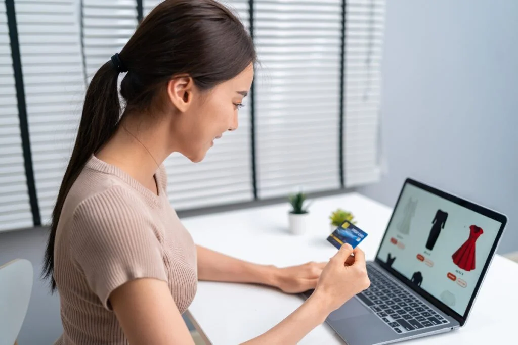 From Clicks to Conversions: The Secret How Digital Attribution Modelling Helps You Understand the Customer Journey 4 women shopping online